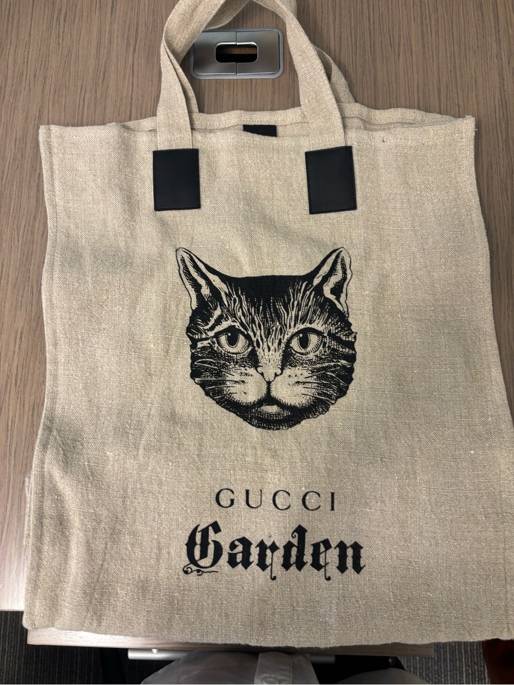 Authentic  Gucci Natural Canvas Tote with Black Cat Print